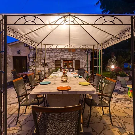 בית הארחה Susnjic פורץ